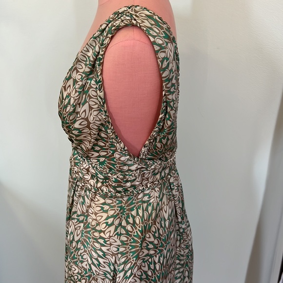 Patterned Dress - Picture 3 of 6